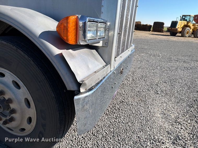 image for item DV8712 1996 Peterbilt 379 semi truck