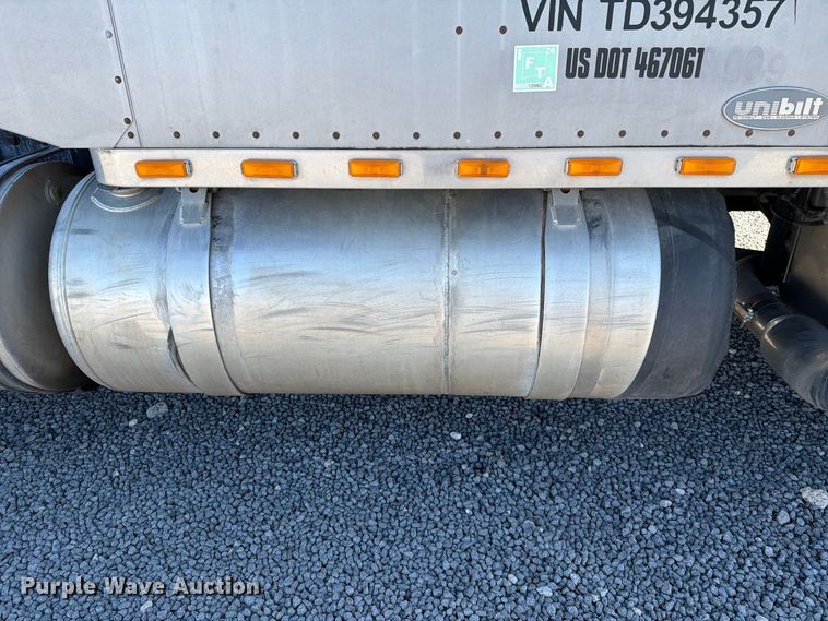 image for item DV8712 1996 Peterbilt 379 semi truck