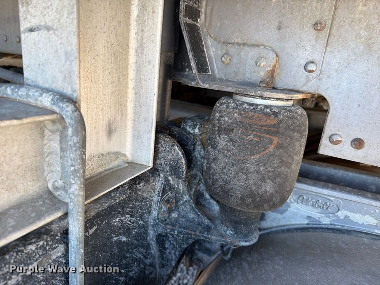 image for item DV8712 1996 Peterbilt 379 semi truck