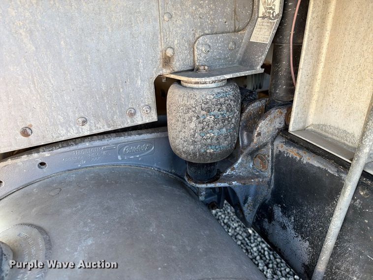 image for item DV8712 1996 Peterbilt 379 semi truck