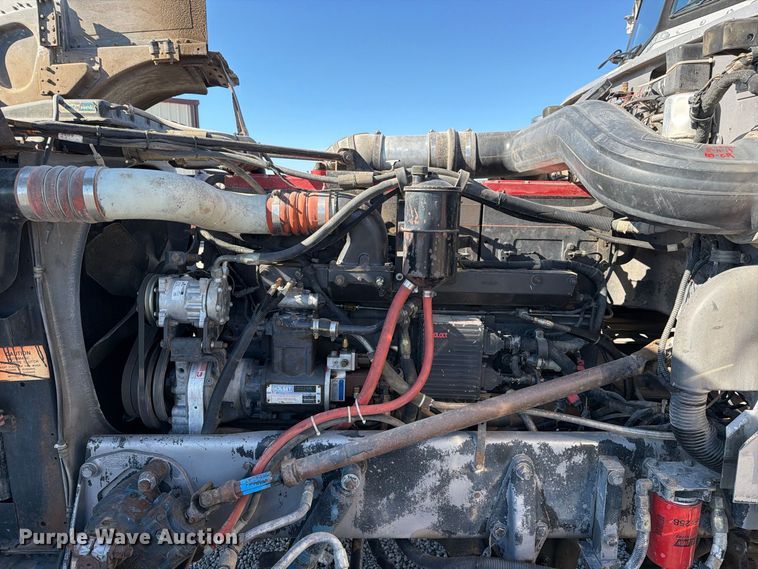 image for item DV8712 1996 Peterbilt 379 semi truck