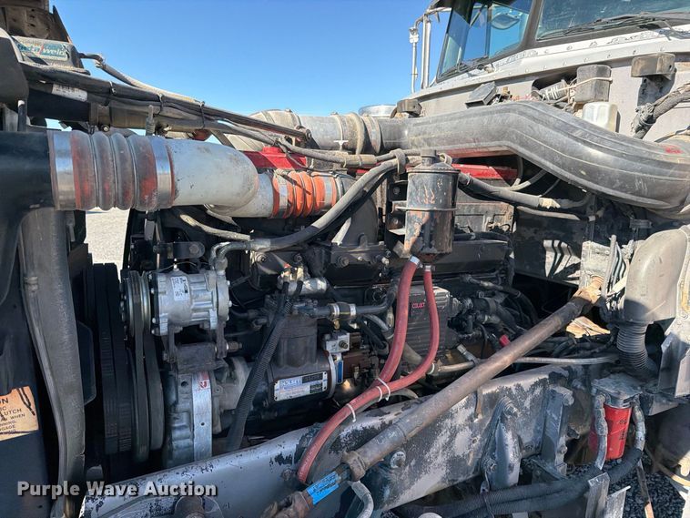 image for item DV8712 1996 Peterbilt 379 semi truck