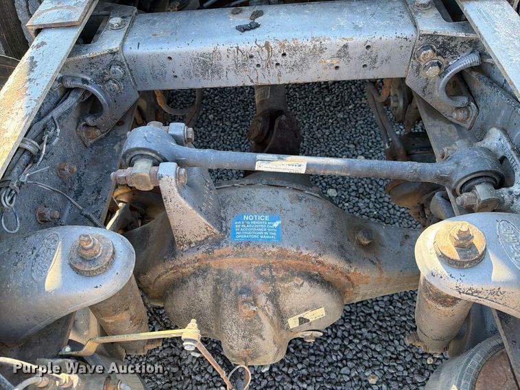 image for item DV8712 1996 Peterbilt 379 semi truck