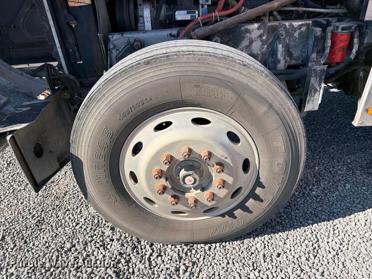 image for item DV8712 1996 Peterbilt 379 semi truck