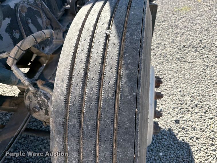 image for item DV8712 1996 Peterbilt 379 semi truck