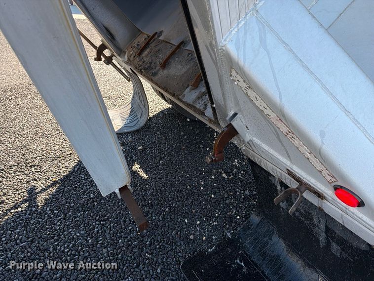image for item DV8713 1994 Vantage SV96 end dump trailer