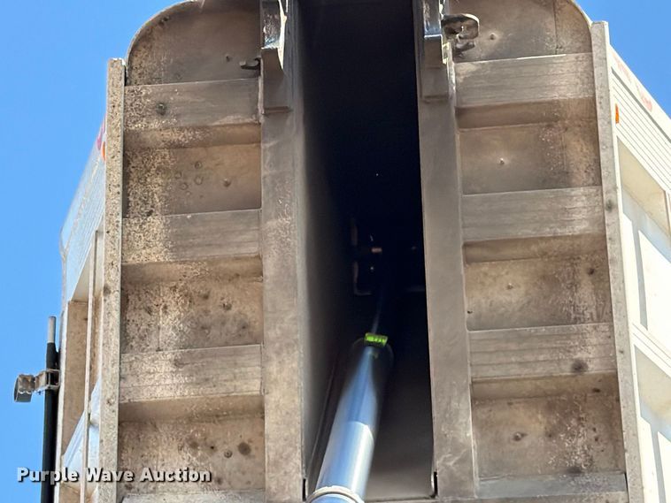 image for item DV8713 1994 Vantage SV96 end dump trailer