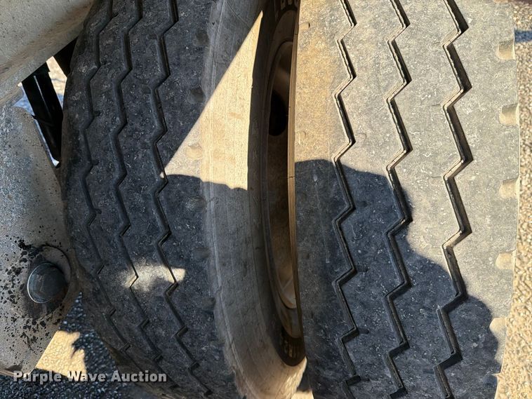 image for item DV8713 1994 Vantage SV96 end dump trailer
