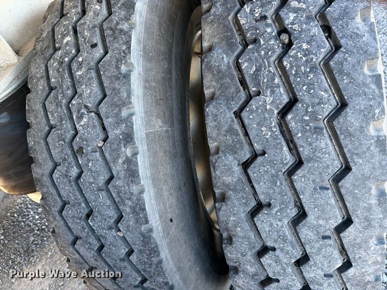 image for item DV8713 1994 Vantage SV96 end dump trailer