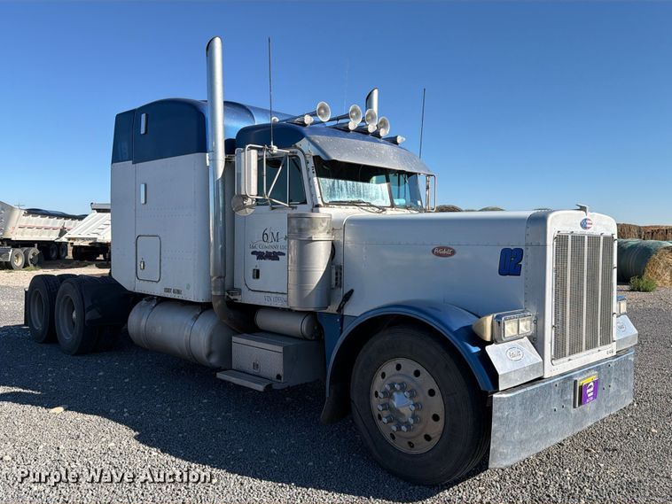 image for item DV8716 2001 Peterbilt 379 semi truck
