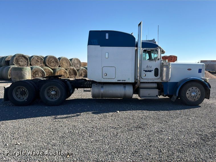 image for item DV8716 2001 Peterbilt 379 semi truck