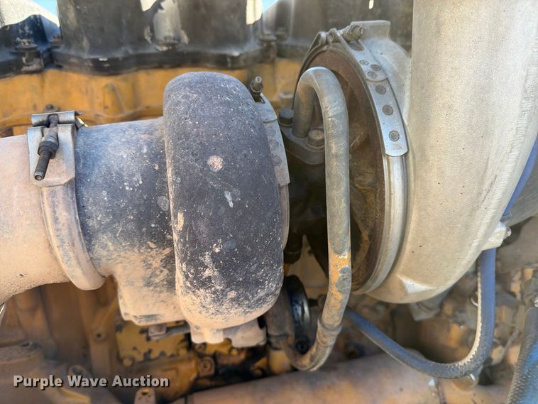 image for item DV8716 2001 Peterbilt 379 semi truck