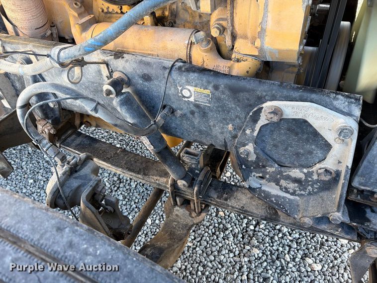 image for item DV8716 2001 Peterbilt 379 semi truck