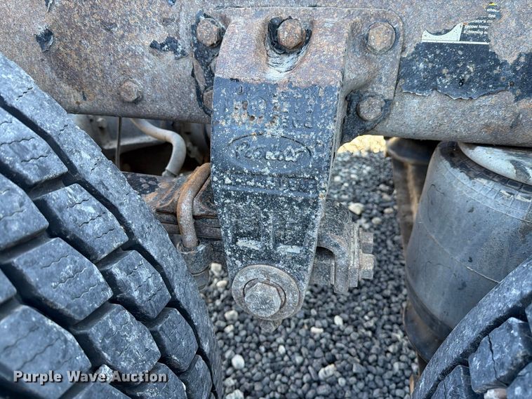 image for item DV8716 2001 Peterbilt 379 semi truck