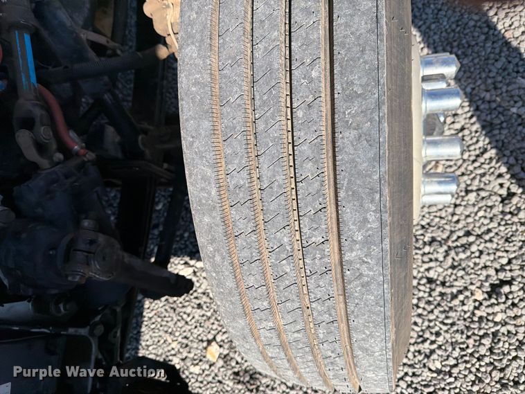 image for item DV8716 2001 Peterbilt 379 semi truck
