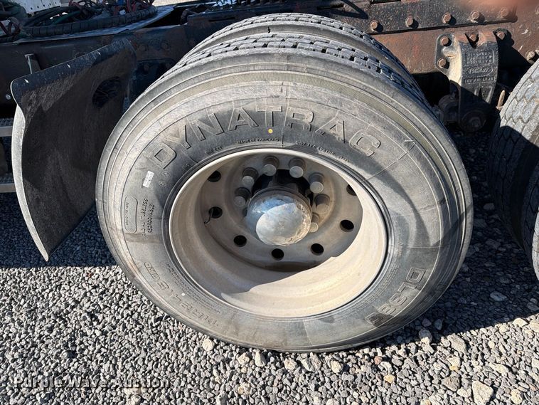 image for item DV8716 2001 Peterbilt 379 semi truck
