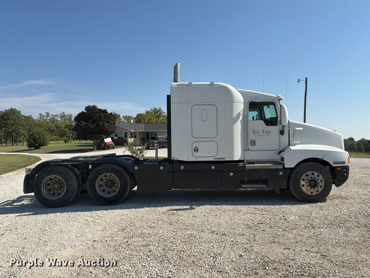 image for item DZ4708 2000 Kenworth T600 semi truck