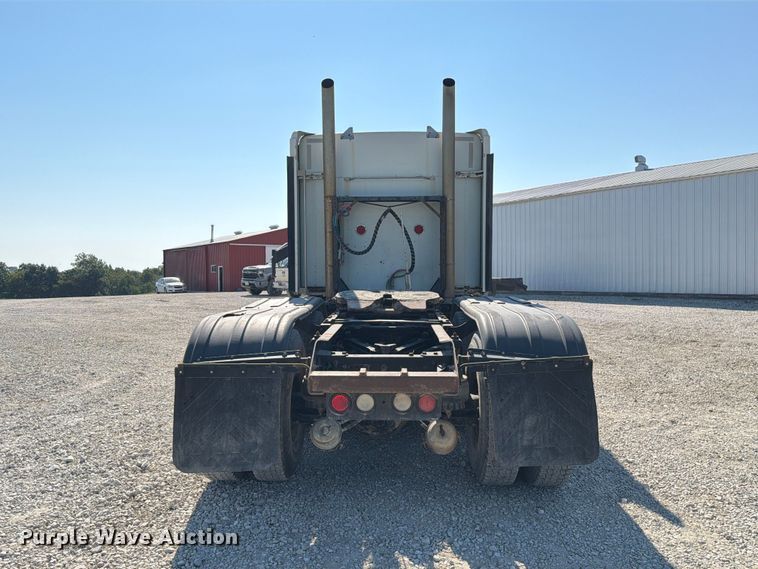 image for item DZ4708 2000 Kenworth T600 semi truck
