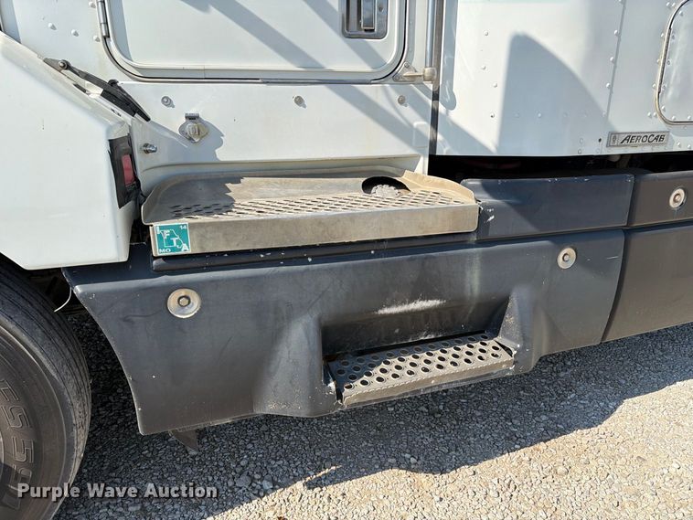 image for item DZ4708 2000 Kenworth T600 semi truck