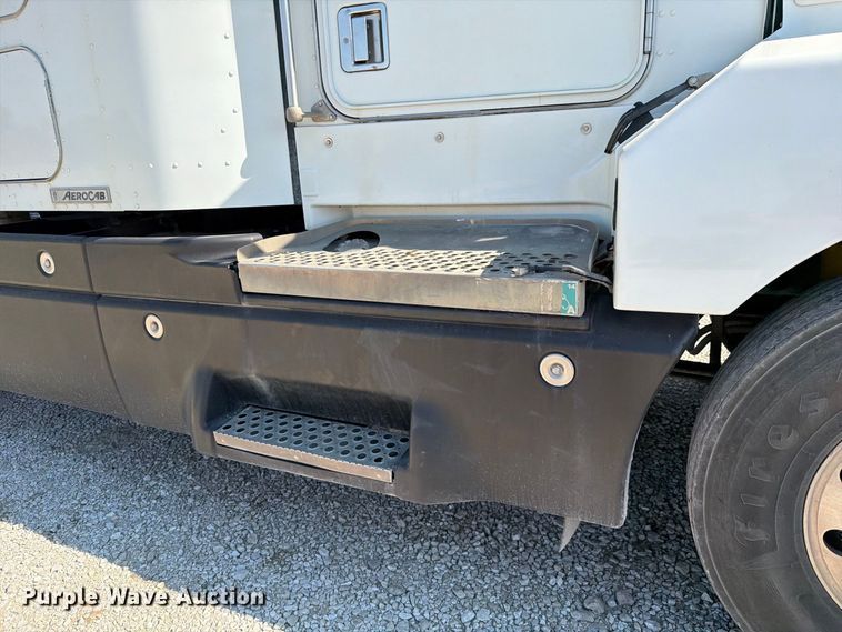 image for item DZ4708 2000 Kenworth T600 semi truck