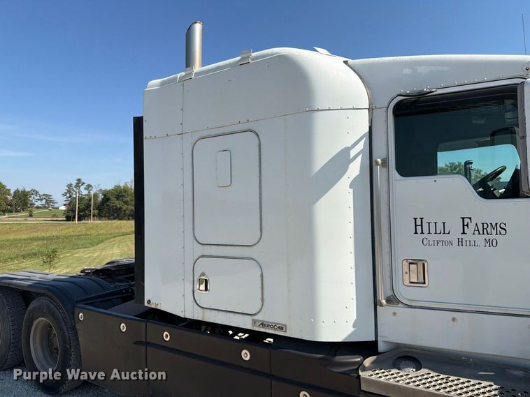 image for item DZ4708 2000 Kenworth T600 semi truck