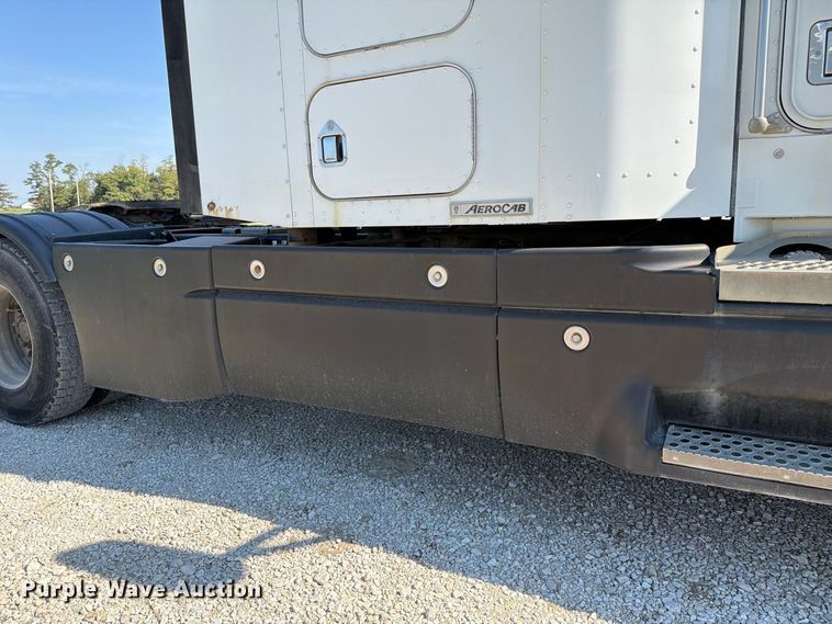 image for item DZ4708 2000 Kenworth T600 semi truck