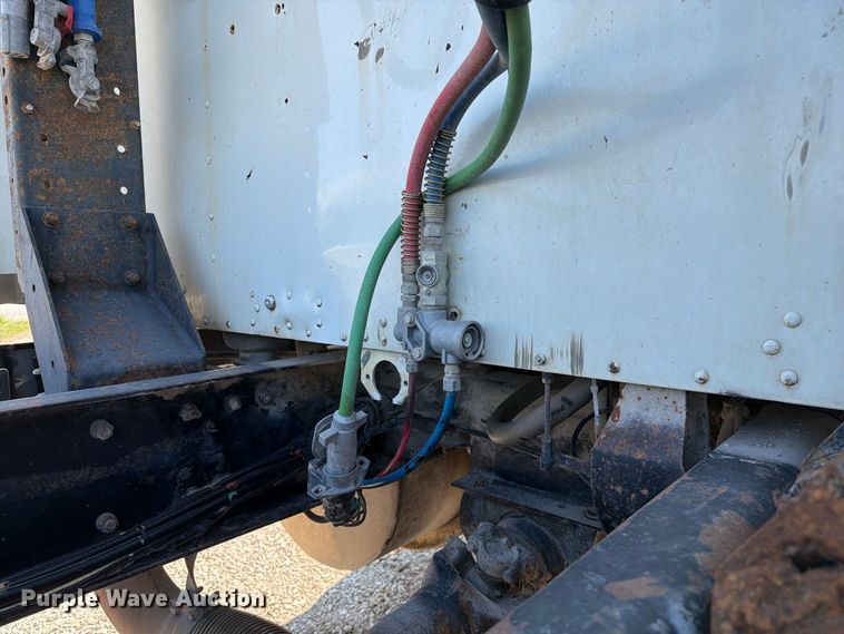 image for item DZ4708 2000 Kenworth T600 semi truck