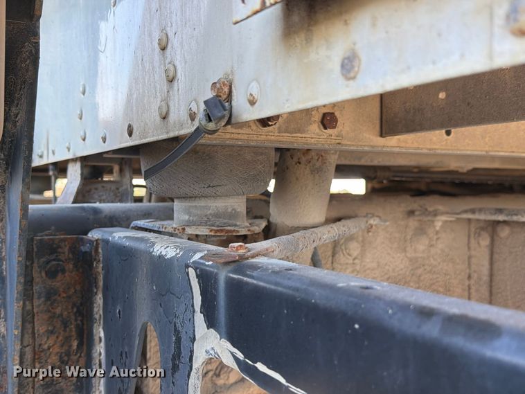 image for item DZ4708 2000 Kenworth T600 semi truck