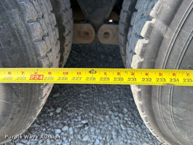 image for item DZ4708 2000 Kenworth T600 semi truck