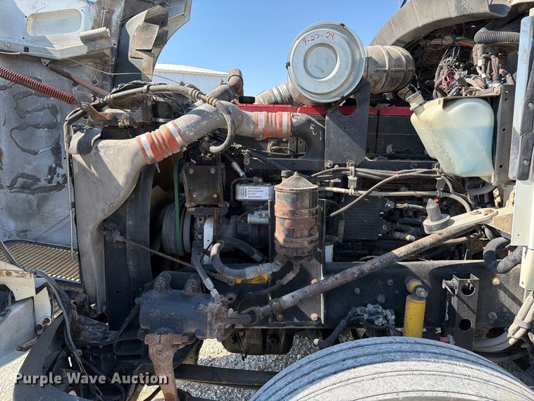image for item DZ4708 2000 Kenworth T600 semi truck