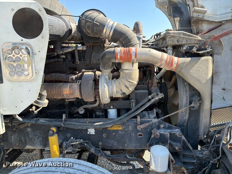 image for item DZ4708 2000 Kenworth T600 semi truck