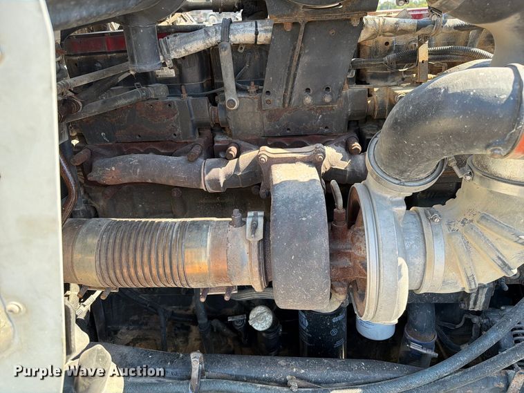 image for item DZ4708 2000 Kenworth T600 semi truck