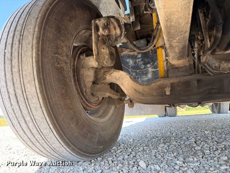 image for item DZ4708 2000 Kenworth T600 semi truck