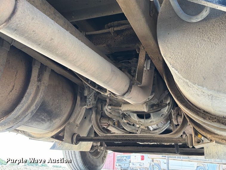 image for item DZ4708 2000 Kenworth T600 semi truck