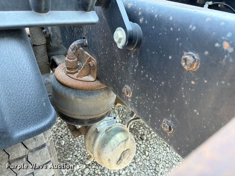 image for item DZ4708 2000 Kenworth T600 semi truck