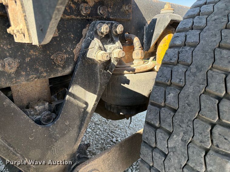 image for item DZ4708 2000 Kenworth T600 semi truck
