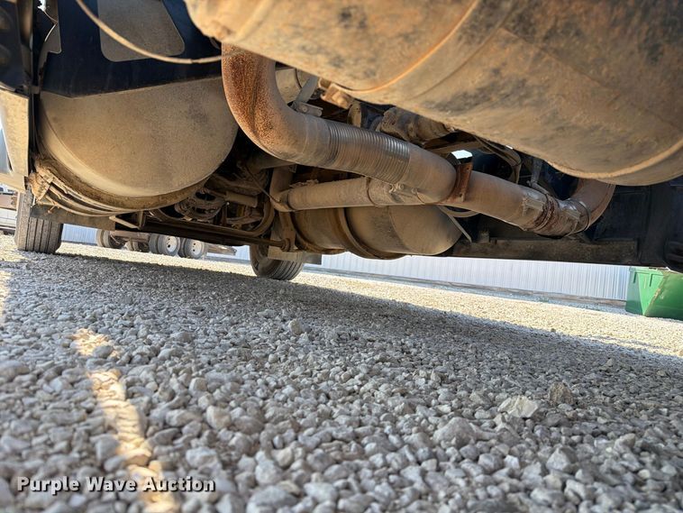 image for item DZ4708 2000 Kenworth T600 semi truck