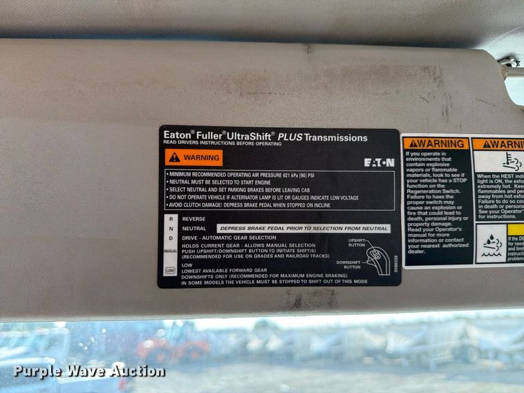 image for item EA0015 2015 Kenworth T680 semi truck