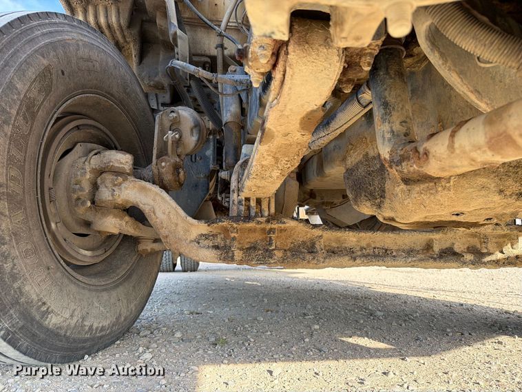 image for item EA0015 2015 Kenworth T680 semi truck