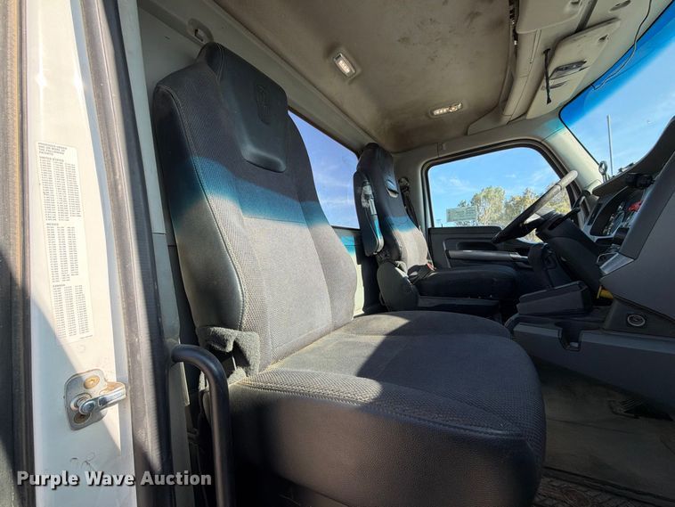 image for item EA0016 2015 Kenworth T680 semi truck