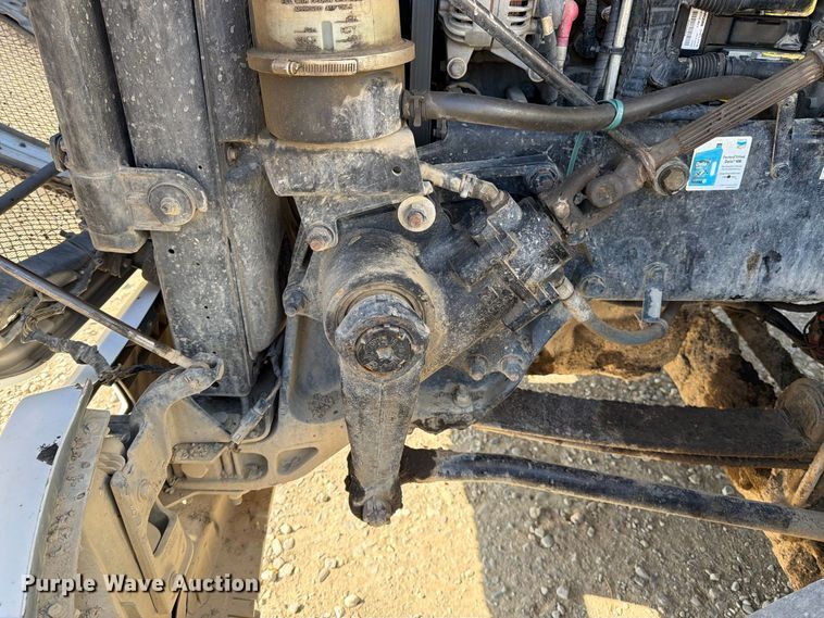 image for item EA0016 2015 Kenworth T680 semi truck