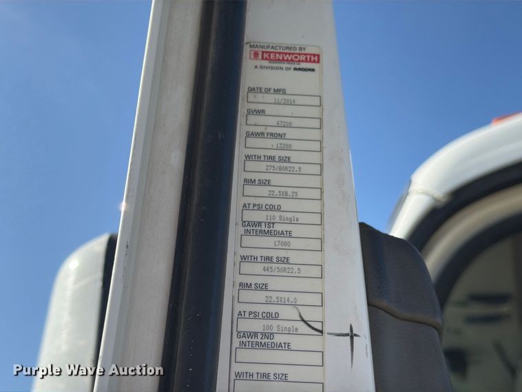 image for item EA0016 2015 Kenworth T680 semi truck