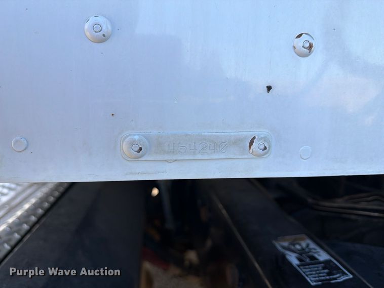 image for item EA0016 2015 Kenworth T680 semi truck