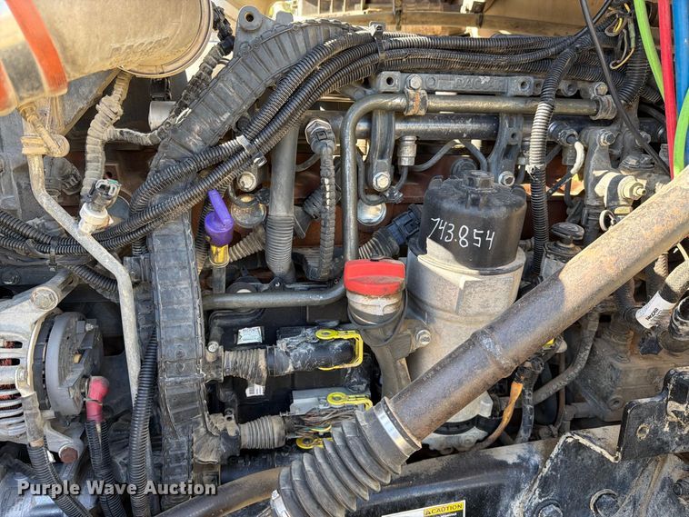 image for item EA0017 2015 Kenworth T680 semi truck