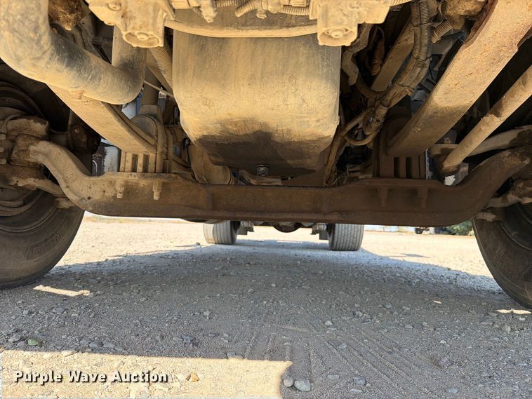 image for item EA0017 2015 Kenworth T680 semi truck