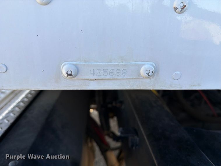 image for item EA0017 2015 Kenworth T680 semi truck