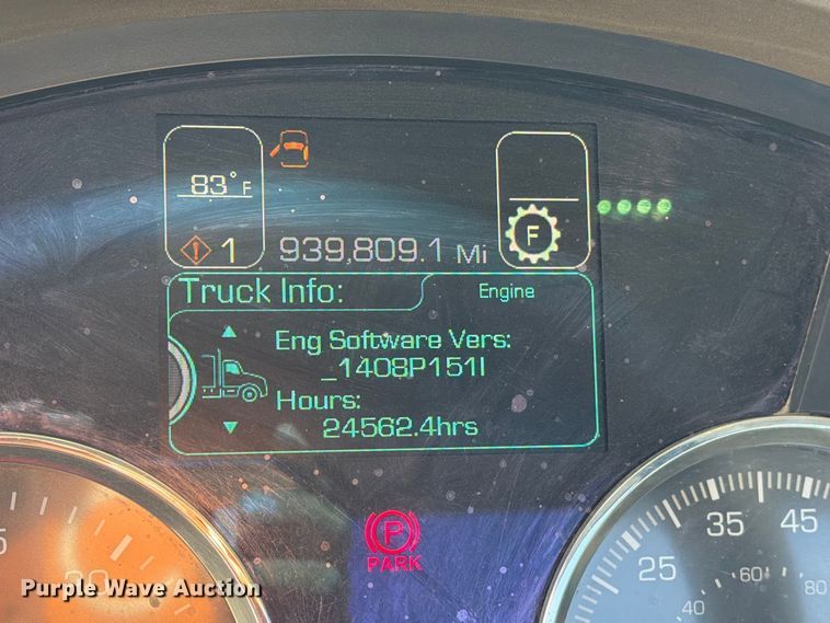 image for item EA0018 2015 Kenworth T680 semi truck