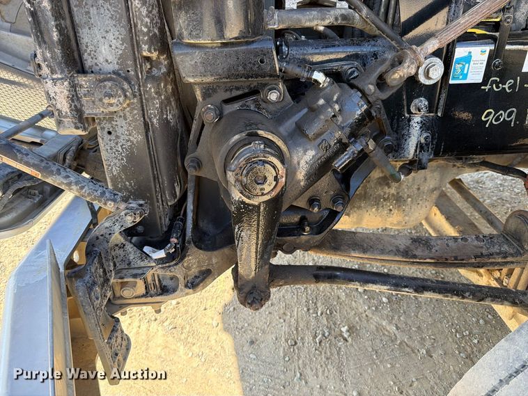 image for item EA0018 2015 Kenworth T680 semi truck