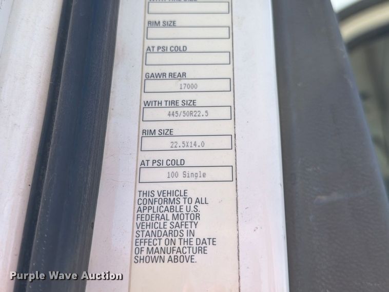 image for item EA0018 2015 Kenworth T680 semi truck