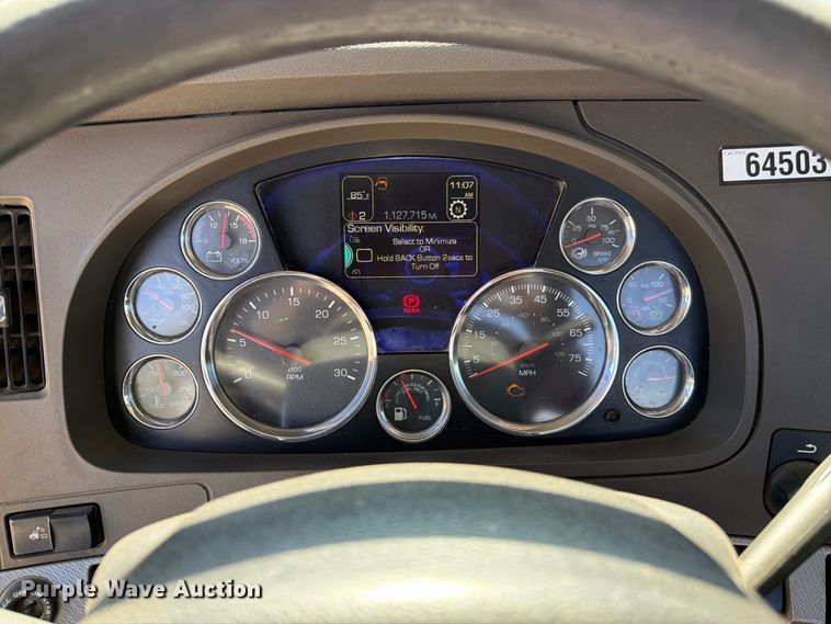 image for item EA0019 2015 Kenworth T680 semi truck